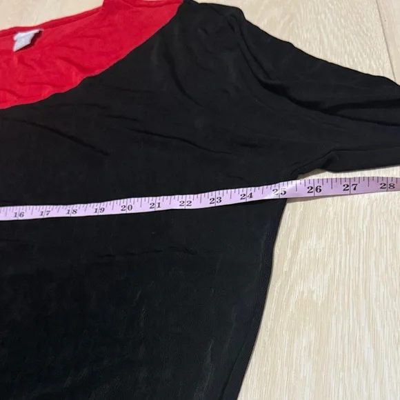 3/$10 Chico's Vibrant Red Black Long Sleeve Top - Picture 4 of 8